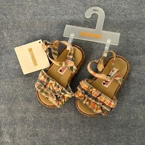 Gymboree madras plaid sandals NWT Sz 5
